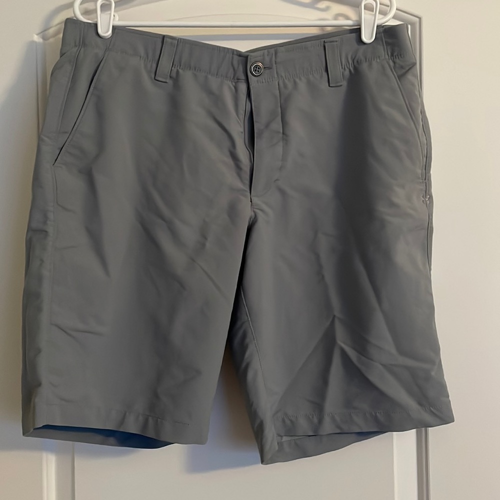 Men’s Gray Under Armour Golf Shorts Size 38